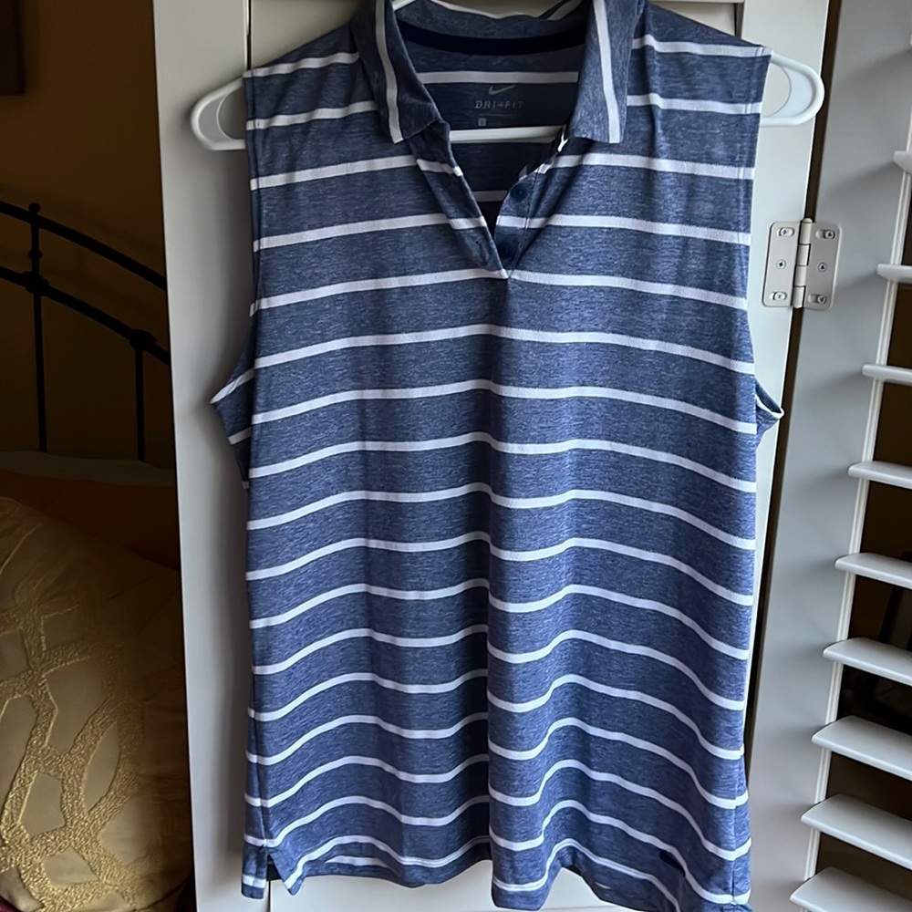 Nike dry fit golf shirt. Size L